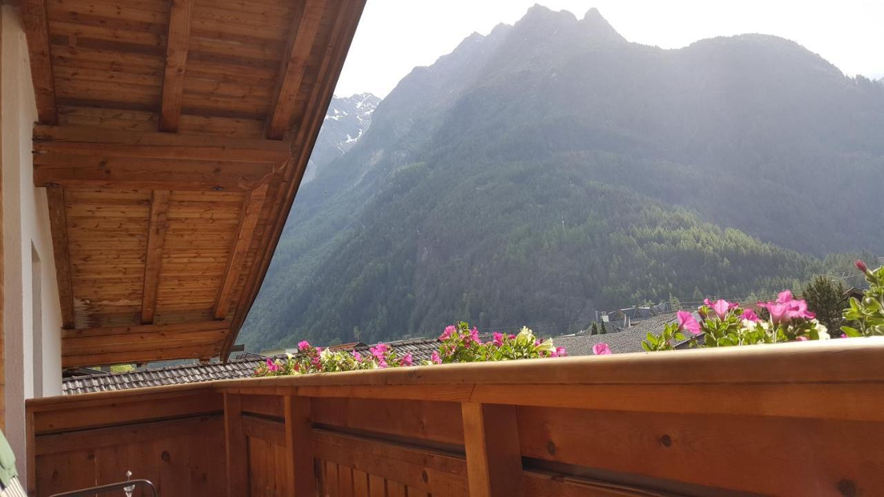 Ondres'N Hof Hotell Längenfeld Exteriör bild